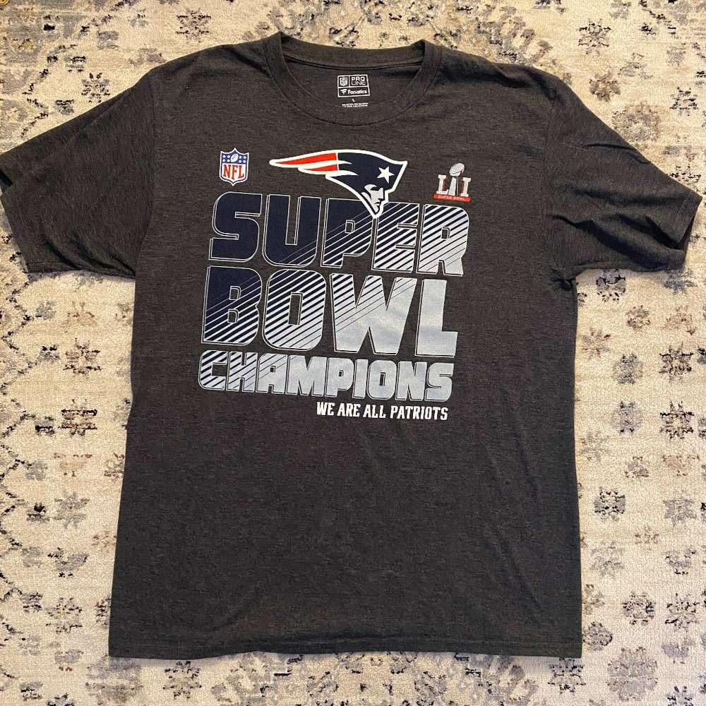 Pre-owned Men's Large Patriots Super Bowl T-Shirt